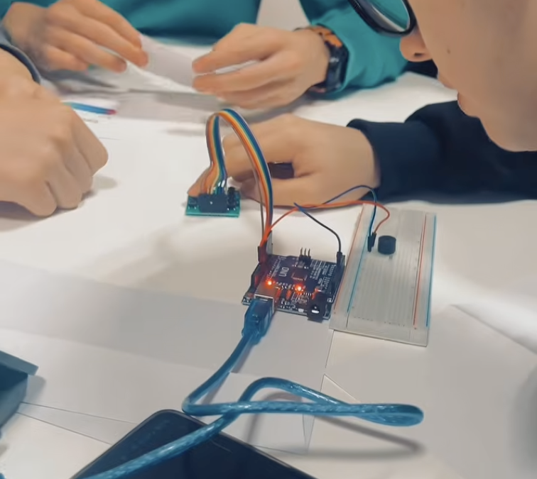 La ETSIT-UPM acoge a casi 120 estudiantes de 4º ESO+Empresa